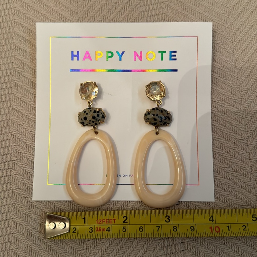 Large earrings - Picture 3 of 3